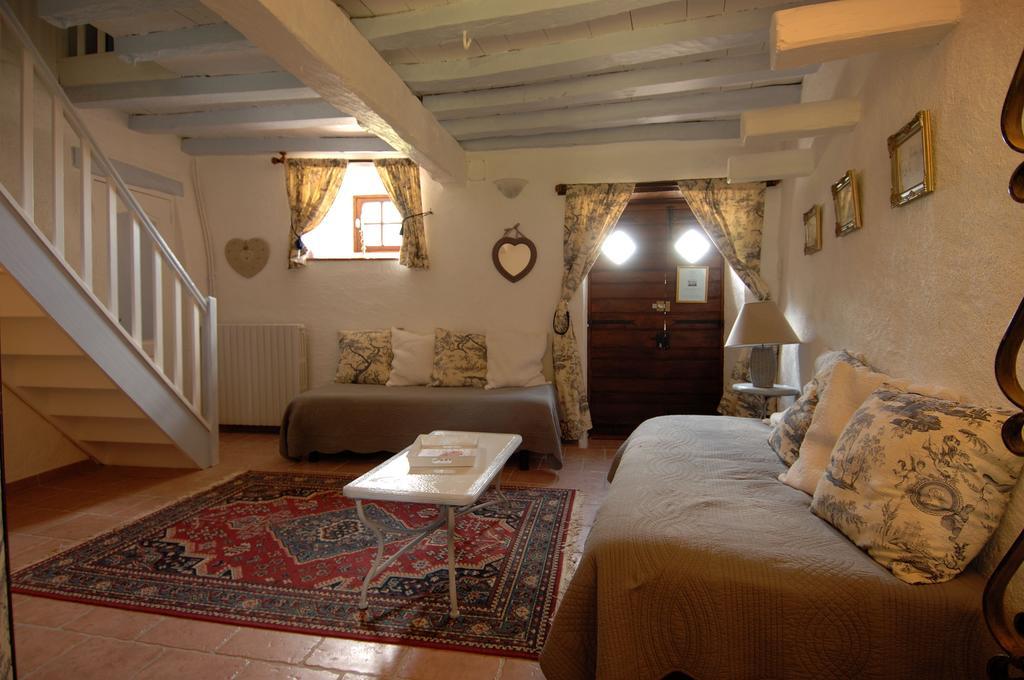 Chateau Du Max Le Theil  Room photo