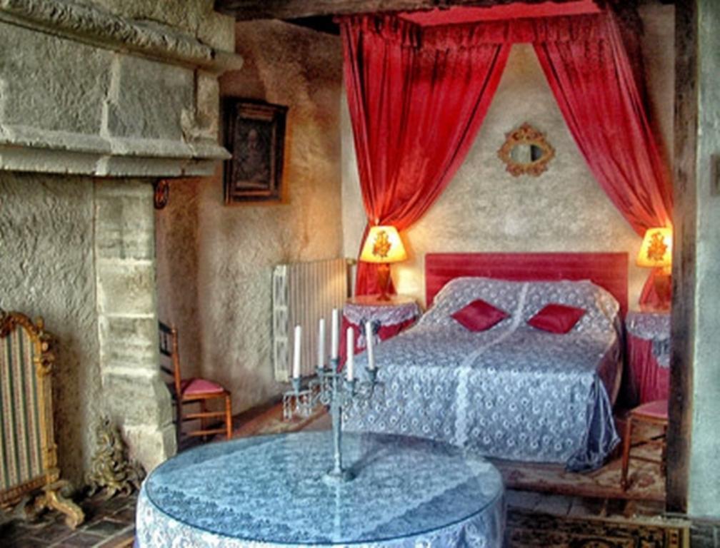 Chateau Du Max Le Theil  Room photo